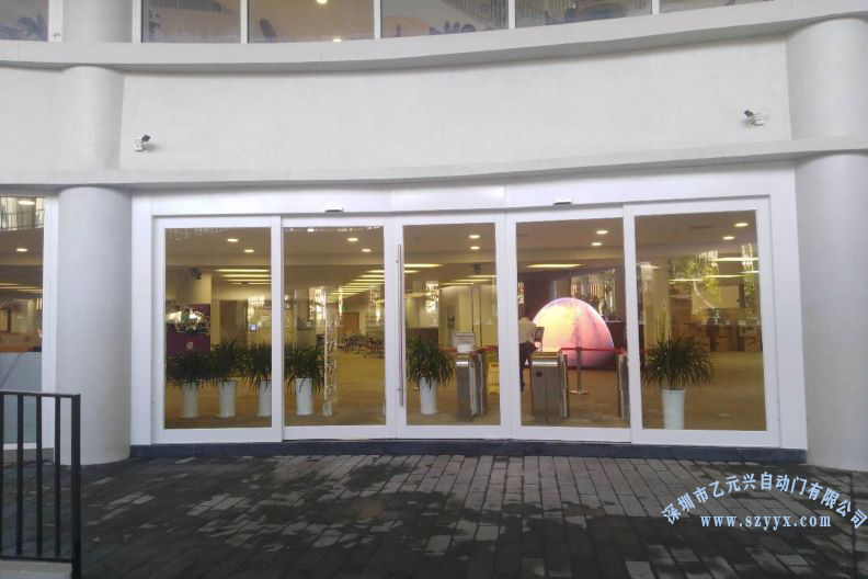 玻璃門好色视频免费观看